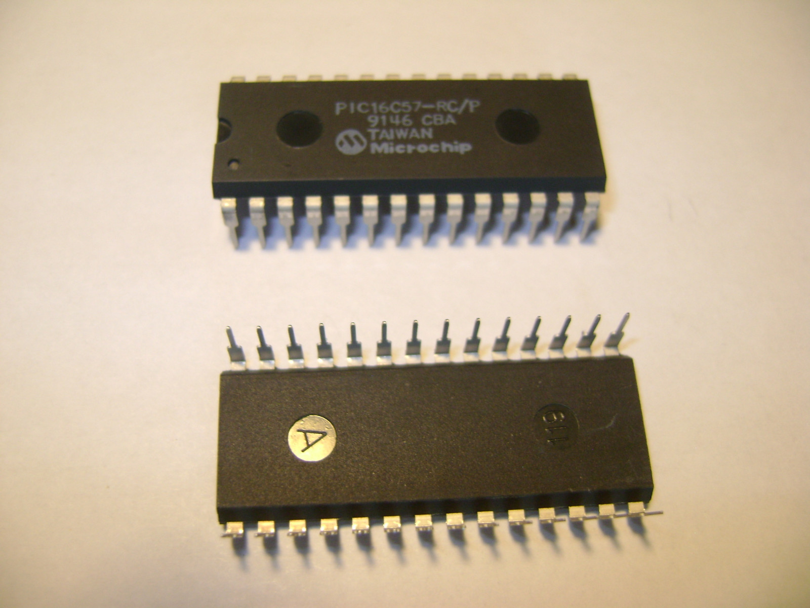 PIC16C57-RC/P INTEGRATED CIRCUIT IC CHIPS FROM USA DR6