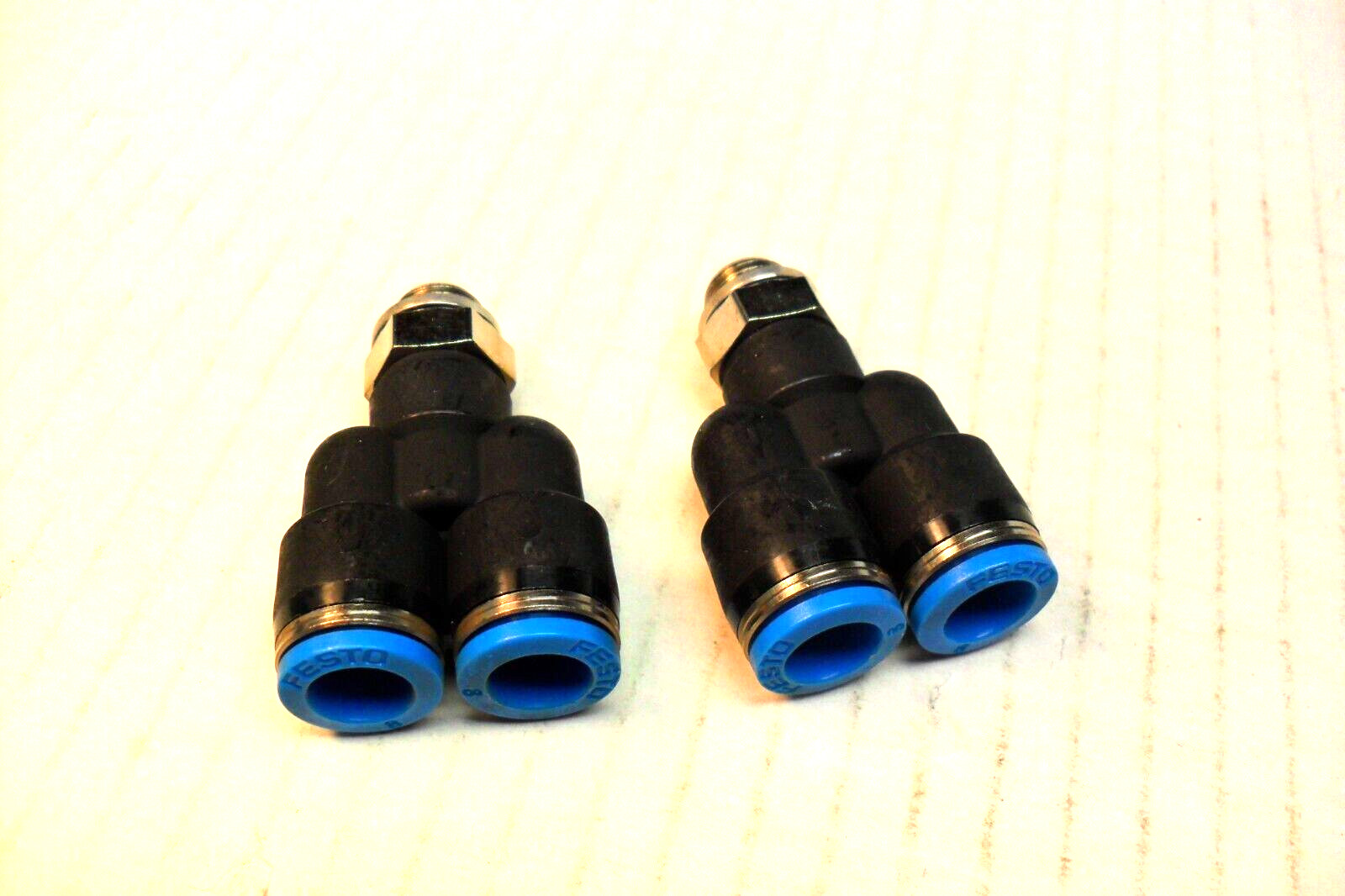 qty 2 - 186182 - Festo QSY-G1/8-8 Push-in Y-fitting - New