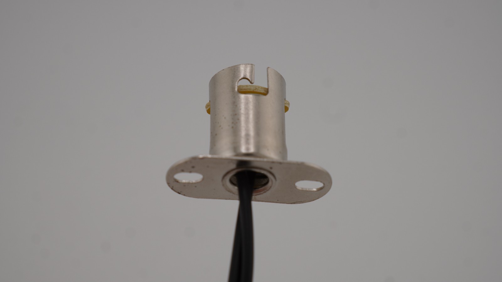 BA15D-SW Wired Bayonet Base Socket