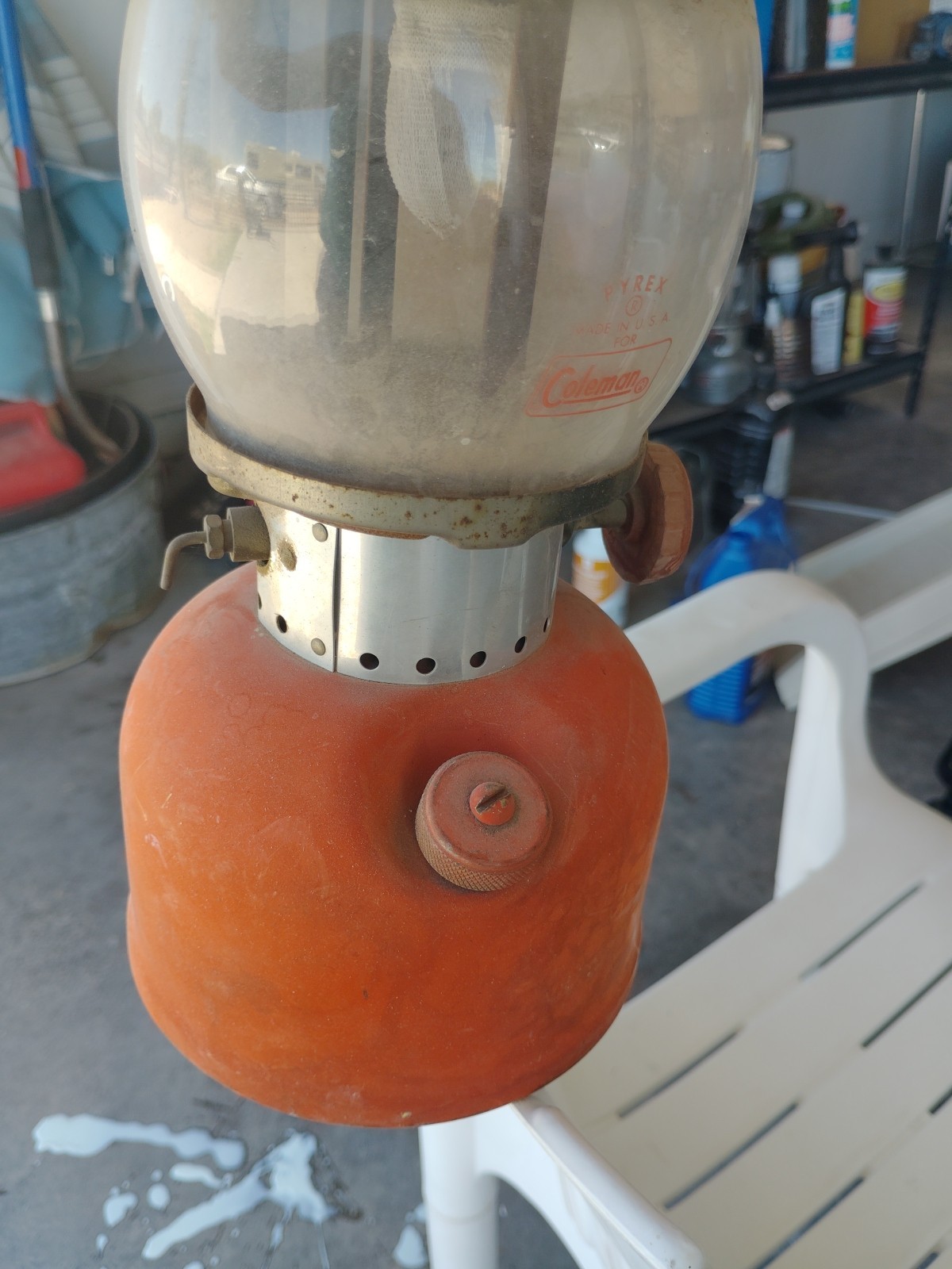 Vintage Coleman Lantern 200A single Mantel 1963