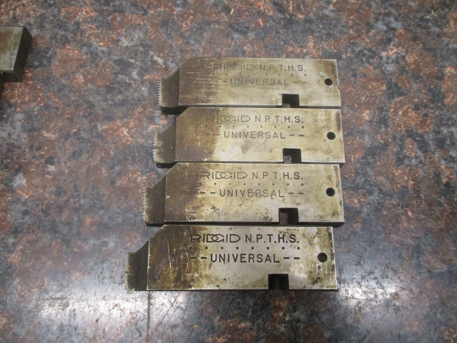 USED RIDGID 47740 DIE Set 1/4"-3/8” NPT Alloy Steel UNV RH FREE SHIPPING