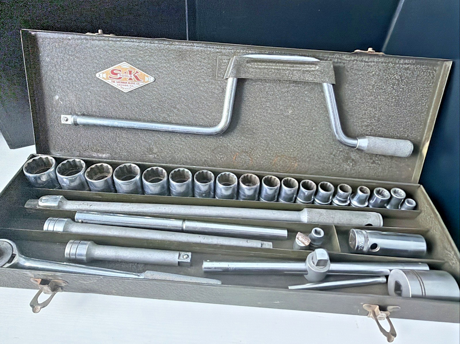 VTG S-K TOOLS SHERMAN KLOVE CO  29 PC SOCKET  SET IN METAL BOX USA MIXED