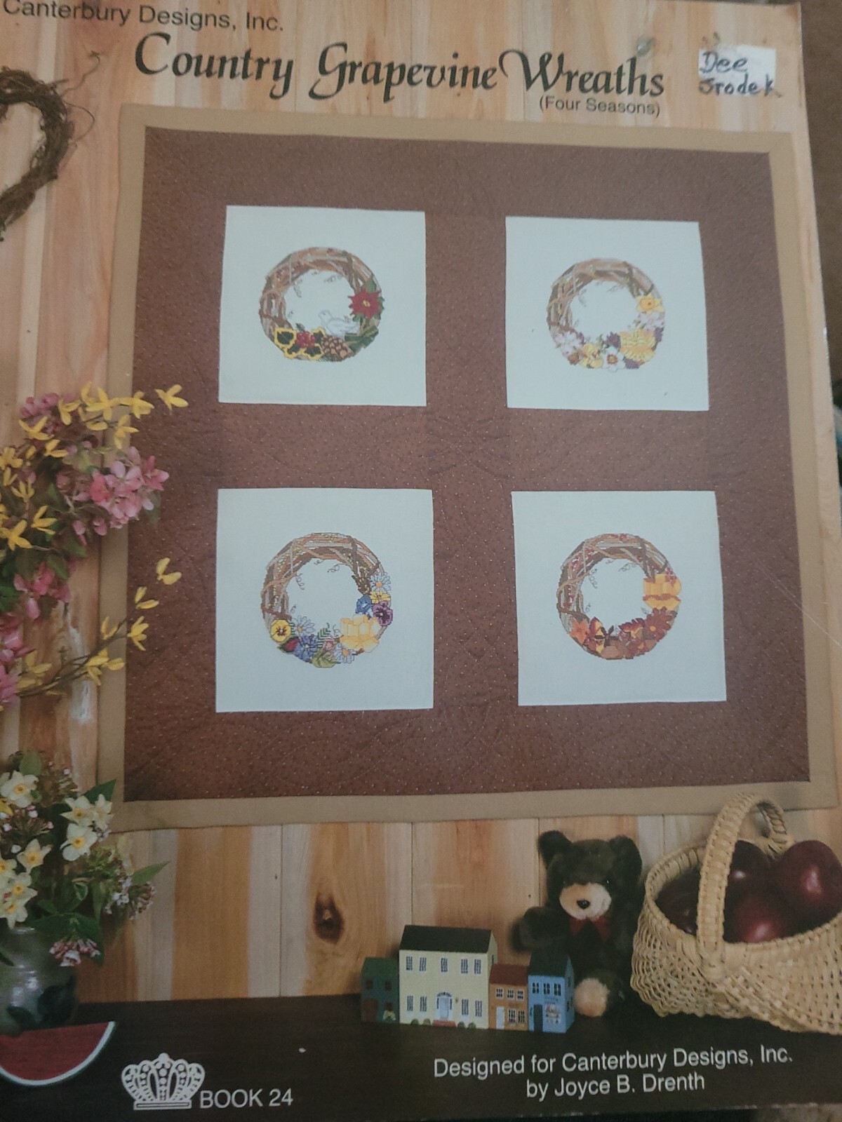 CANTERBURY DESIGNS COUNTRY GRAPEVINE WREATHS (FOUR SEASONS) BOOK 24 B1