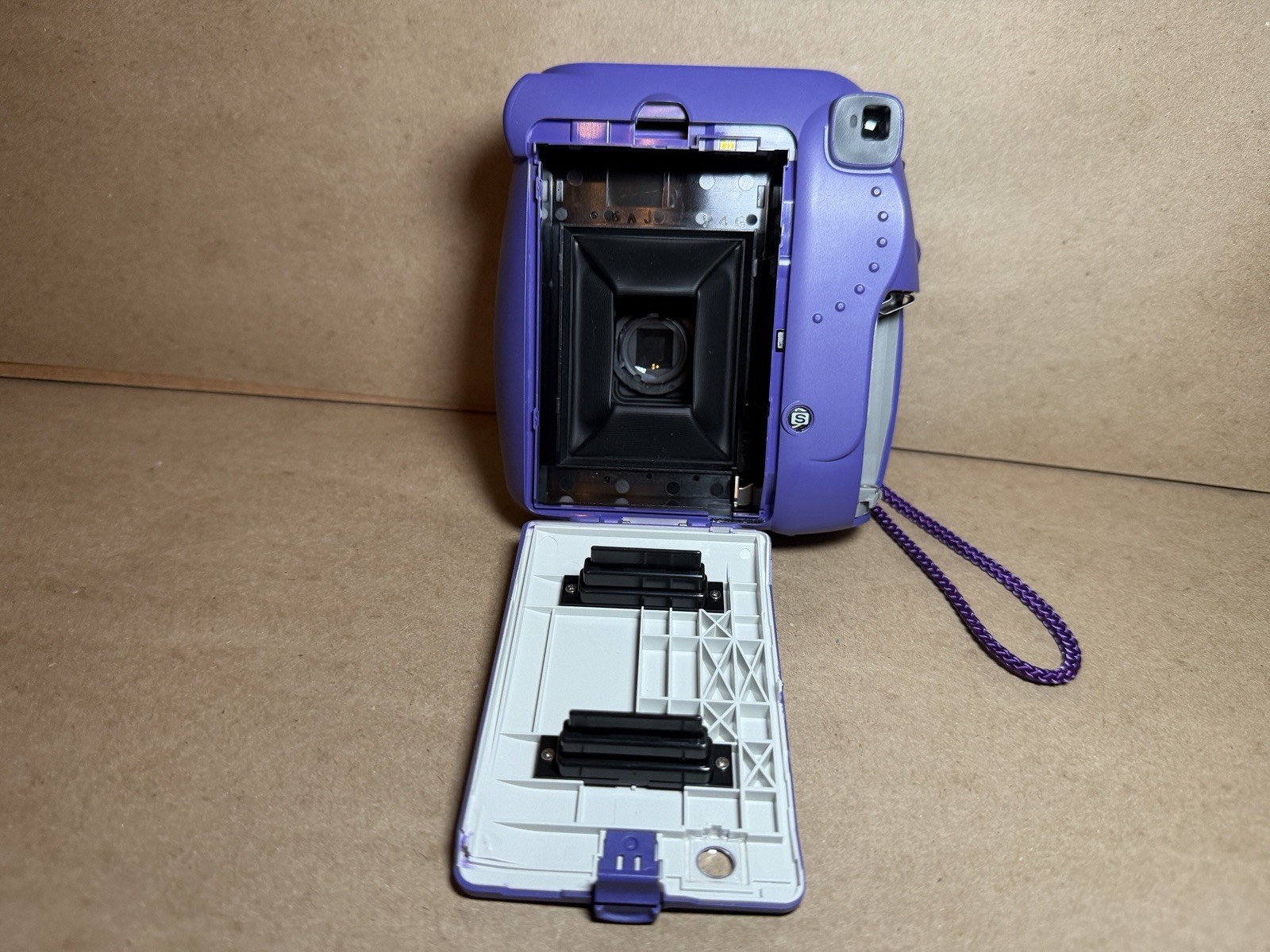 Fujifilm Instax Mini 8 Instant Camera | *Missing Battery Cover*