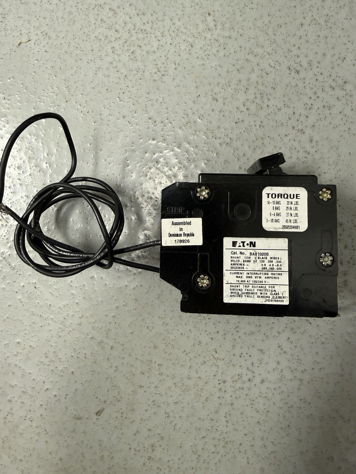 BAB1020S 1 Pole 20Amps 120/240V Bolt-On w/ 120V Shunt Trip "new take off"