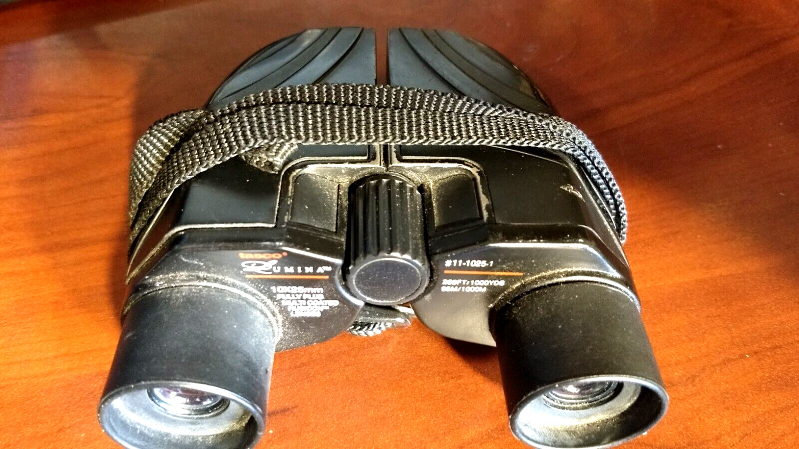 TASCO LUMINA 10x25 mm Fully Plus Multi Coated Rubicon Lenses Binocular Very Good