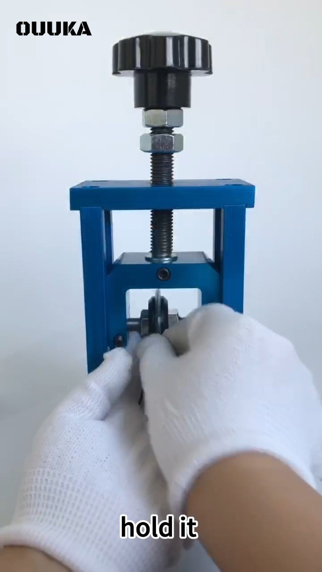Replacement Blade for Copper Wire Stripping Machine - 0.59'' ID x 2.5'' OD