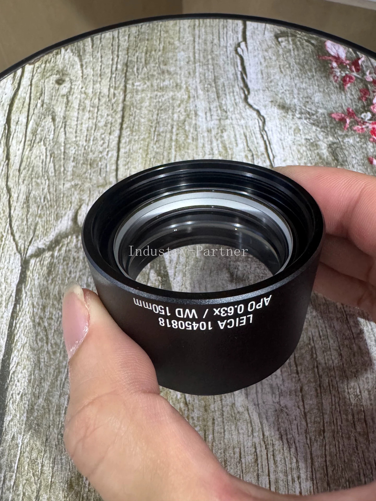 Leica 10450818 APO 0.63X / WD=150mm Microscope Objective.