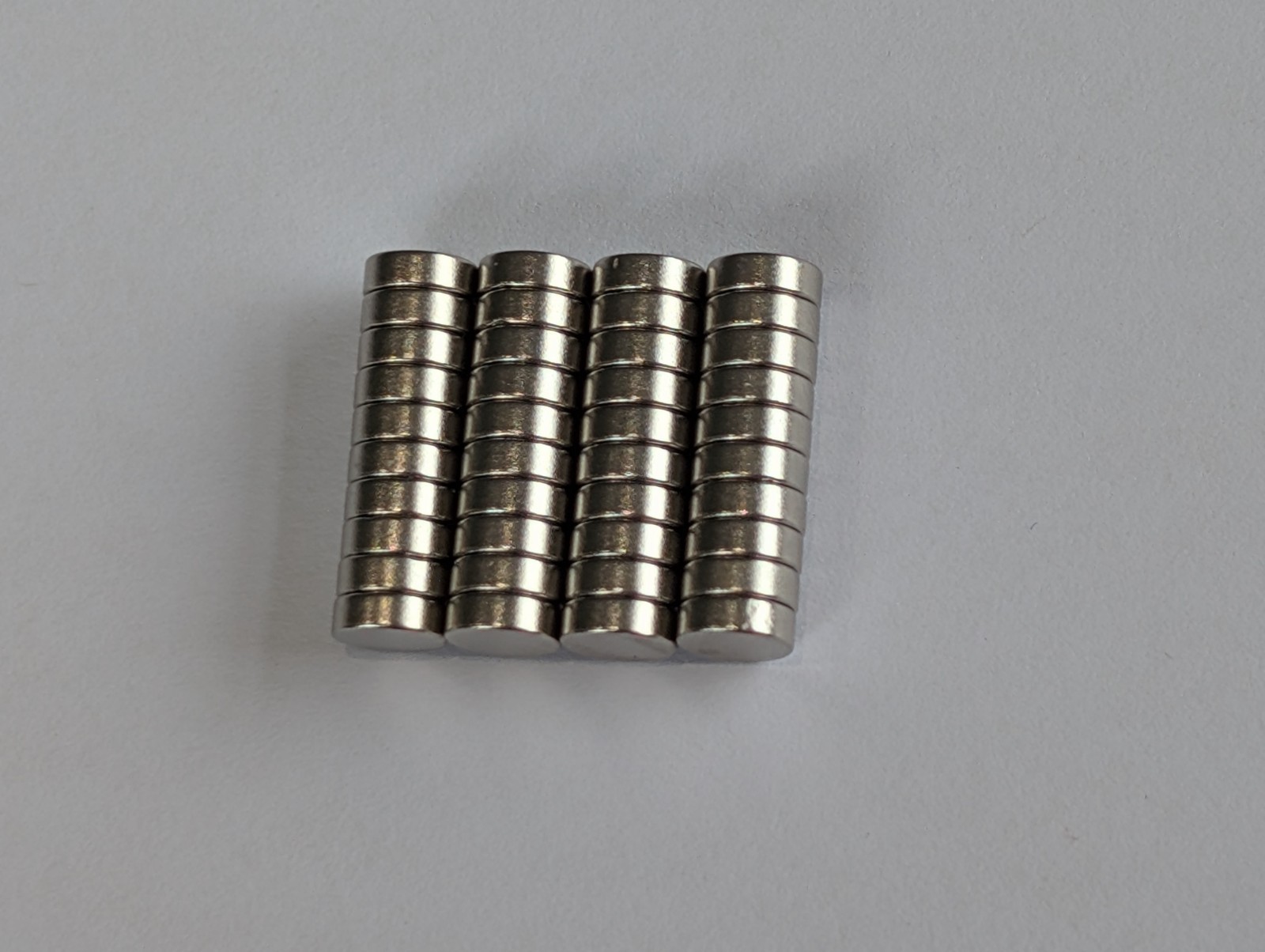 40 5x2mm Magnets. Ideal Size for larger Warhammer 40K Models Or Terrain