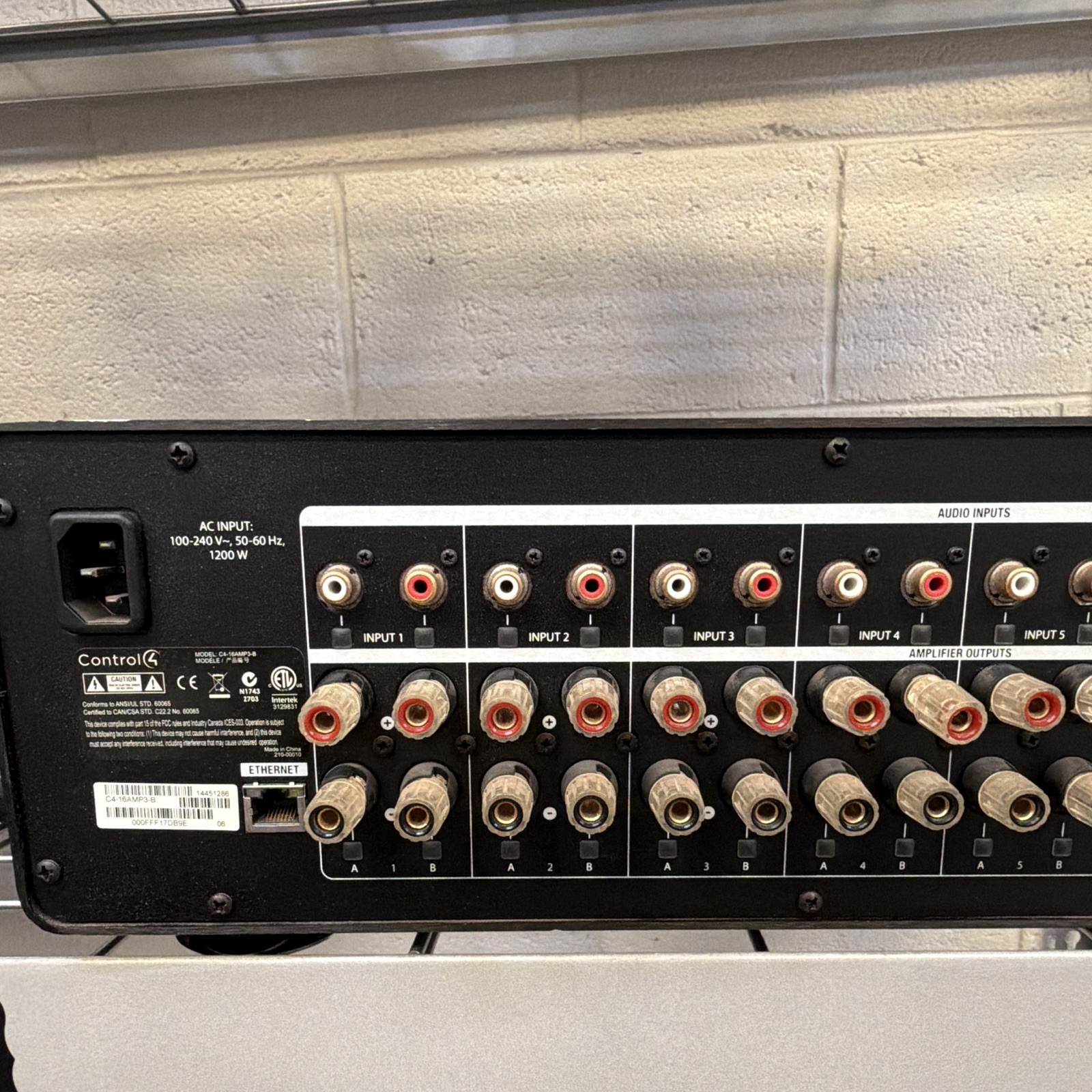 Control4 C4-16AMP3-B 16-Channel Distribution Amplifier Class D 1200W Black