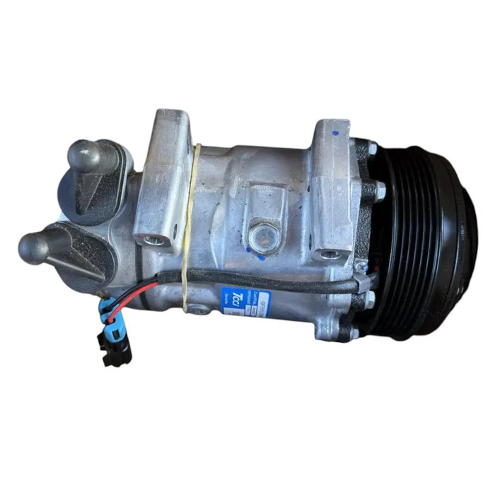 NEW OEM NAVISTAR COMPRESR,COMPRESSOR,AIR COND A 3863068C4