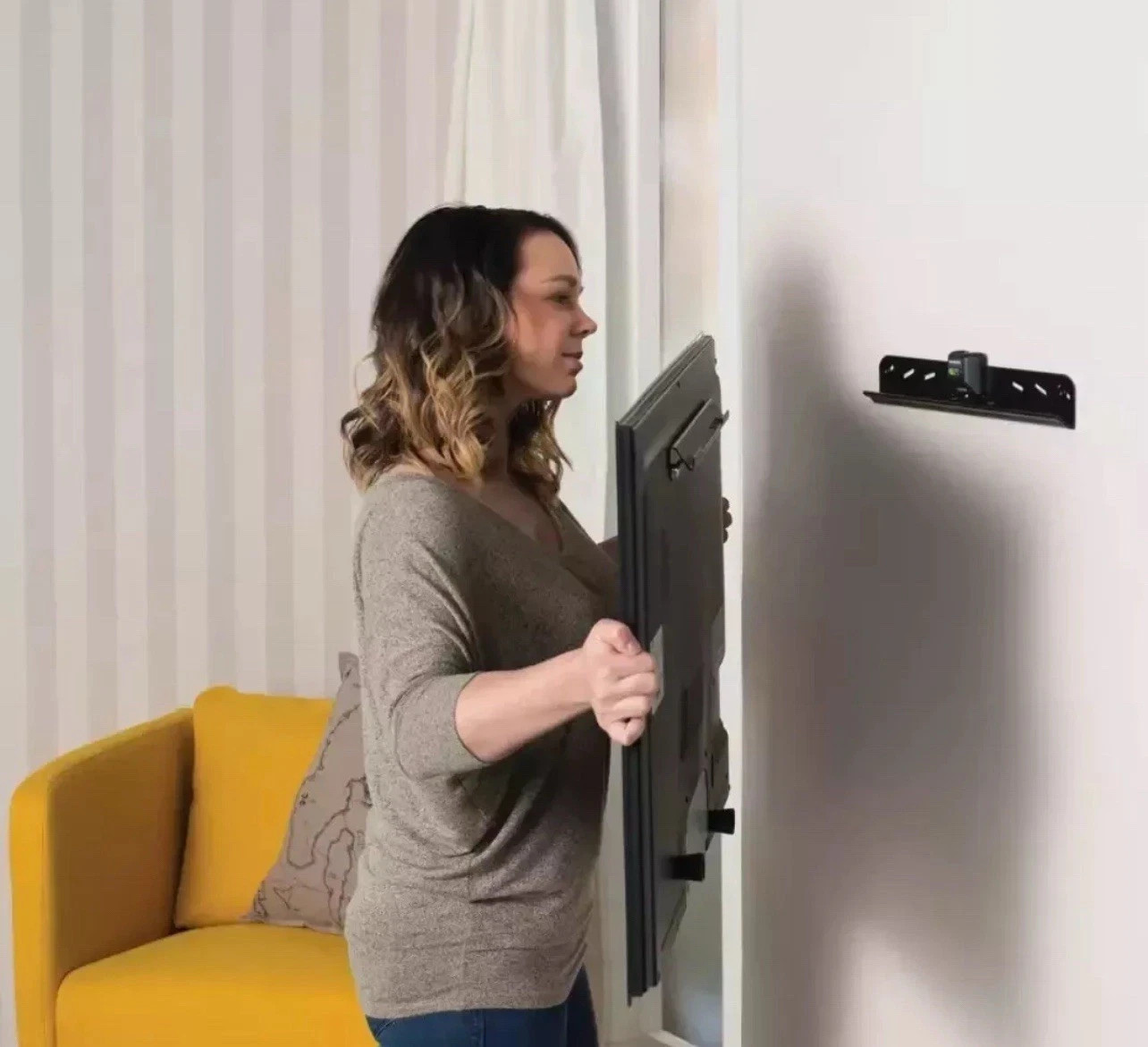 SANUS SIMPLY SAFE NO-DRILL DRY WALL ALL WALL SAFE TV MOUNT 22"-50 INCH TVS