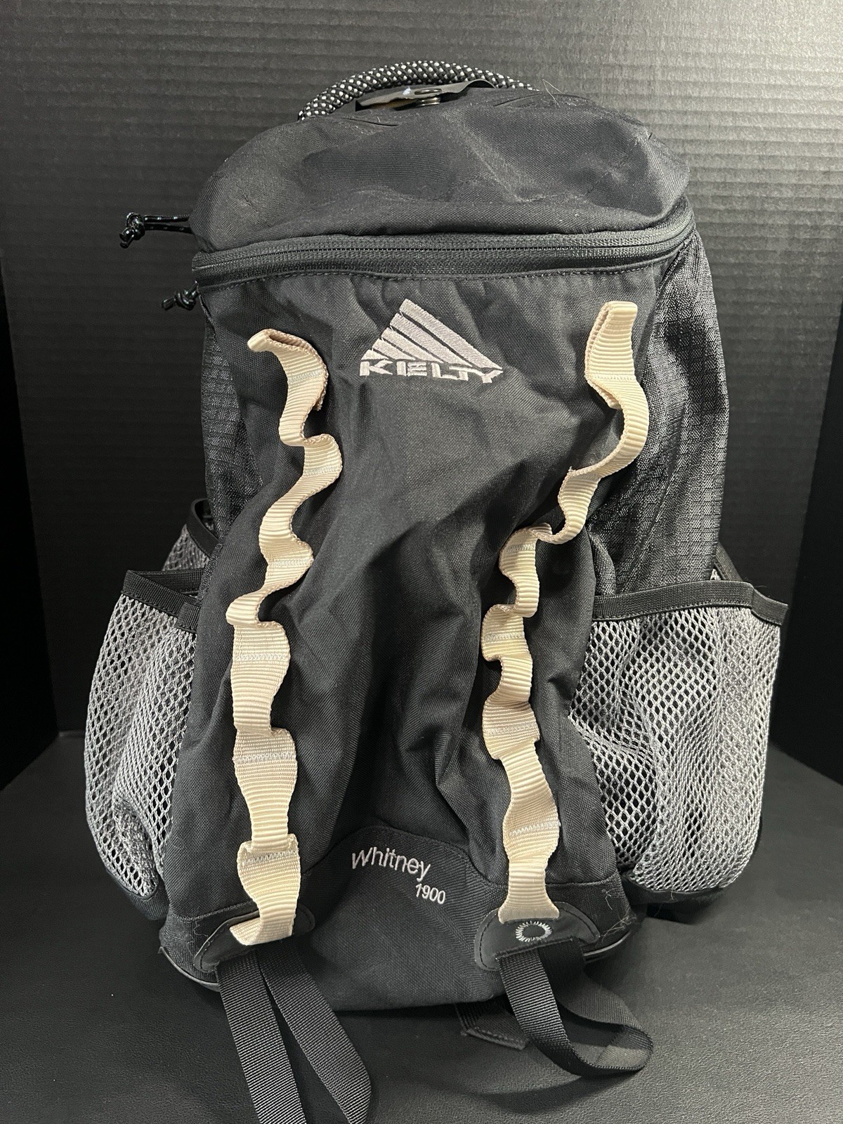 Kelty Whitney 1900 Black Backpack Hiking Hydration Daypack Style 22033060