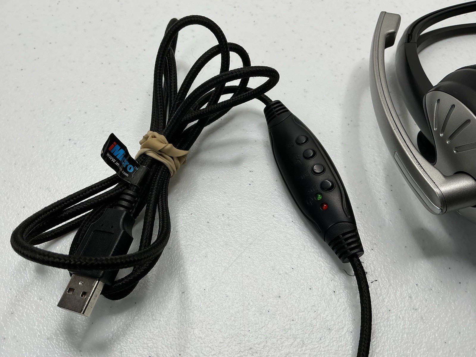 iMicro SP-IMME282 Wired USB Headphone w/ Microphone & Volume Control (Black)