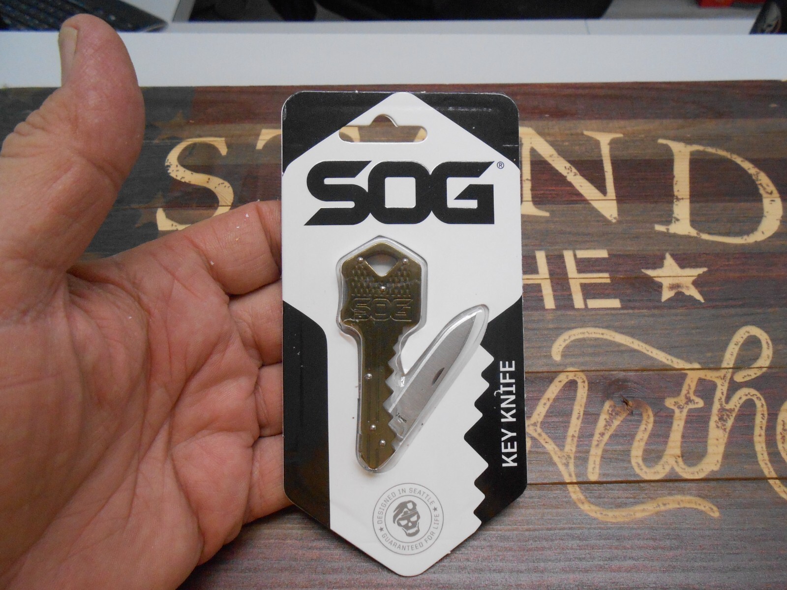 SOG Keychain Pocket Knife Lockback Plain Edge Blade Taiwan