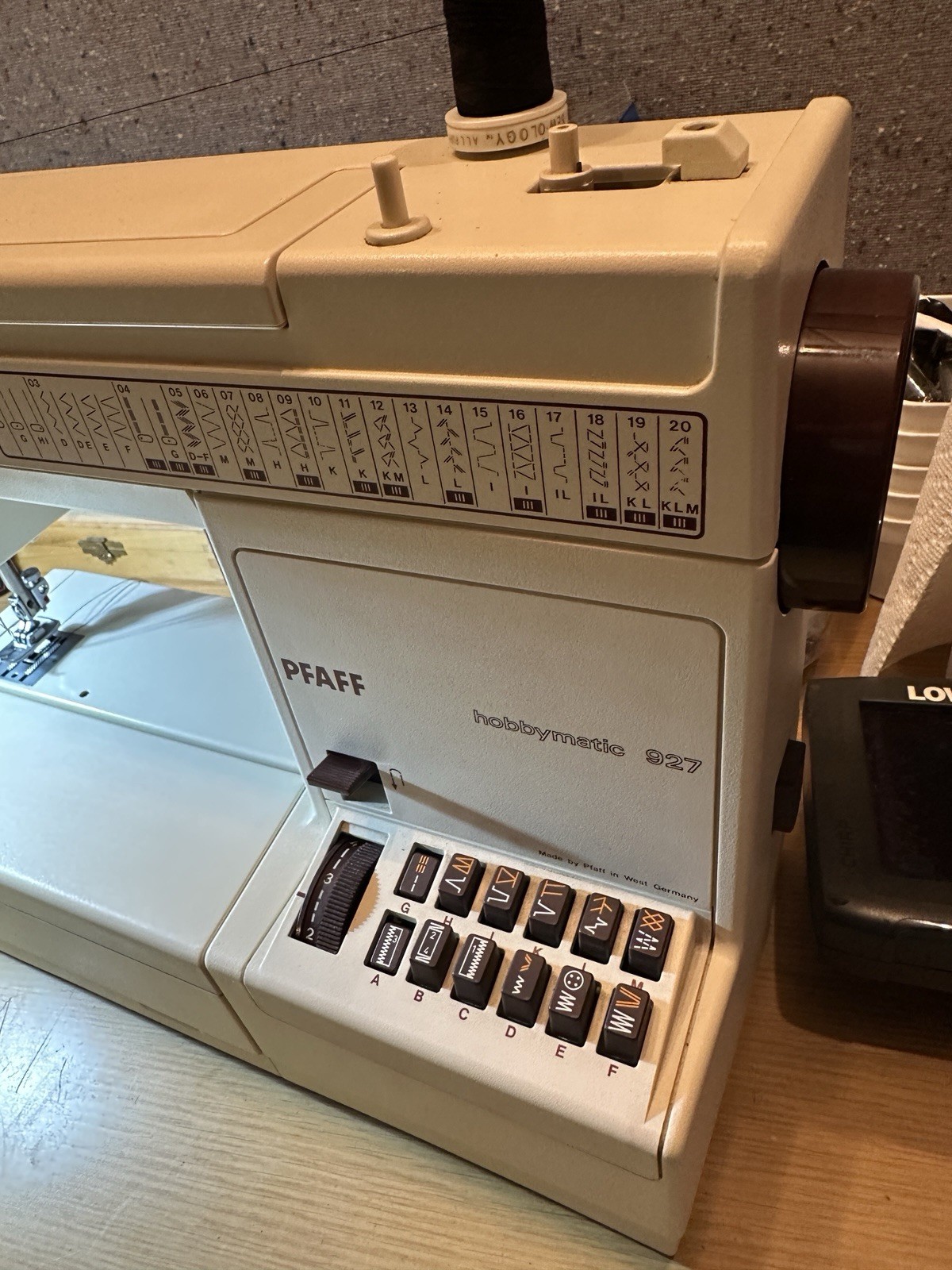 PFAFF hobbymatic 927 sewing machine