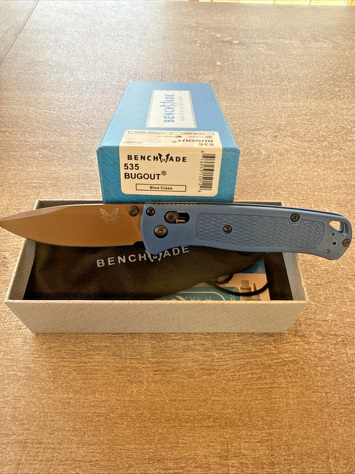 Bugout* 535 Blue S30V AXIS Lock Ultra EDC Knife NIB  Authniticity unverified
