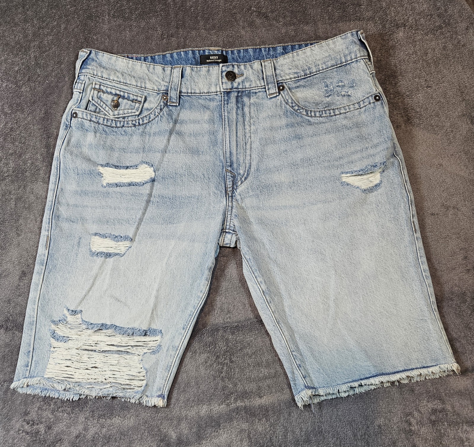 True Religion Ricky Shorts Men 40 Relaxed Straight Distressed Denim (Actual 42)