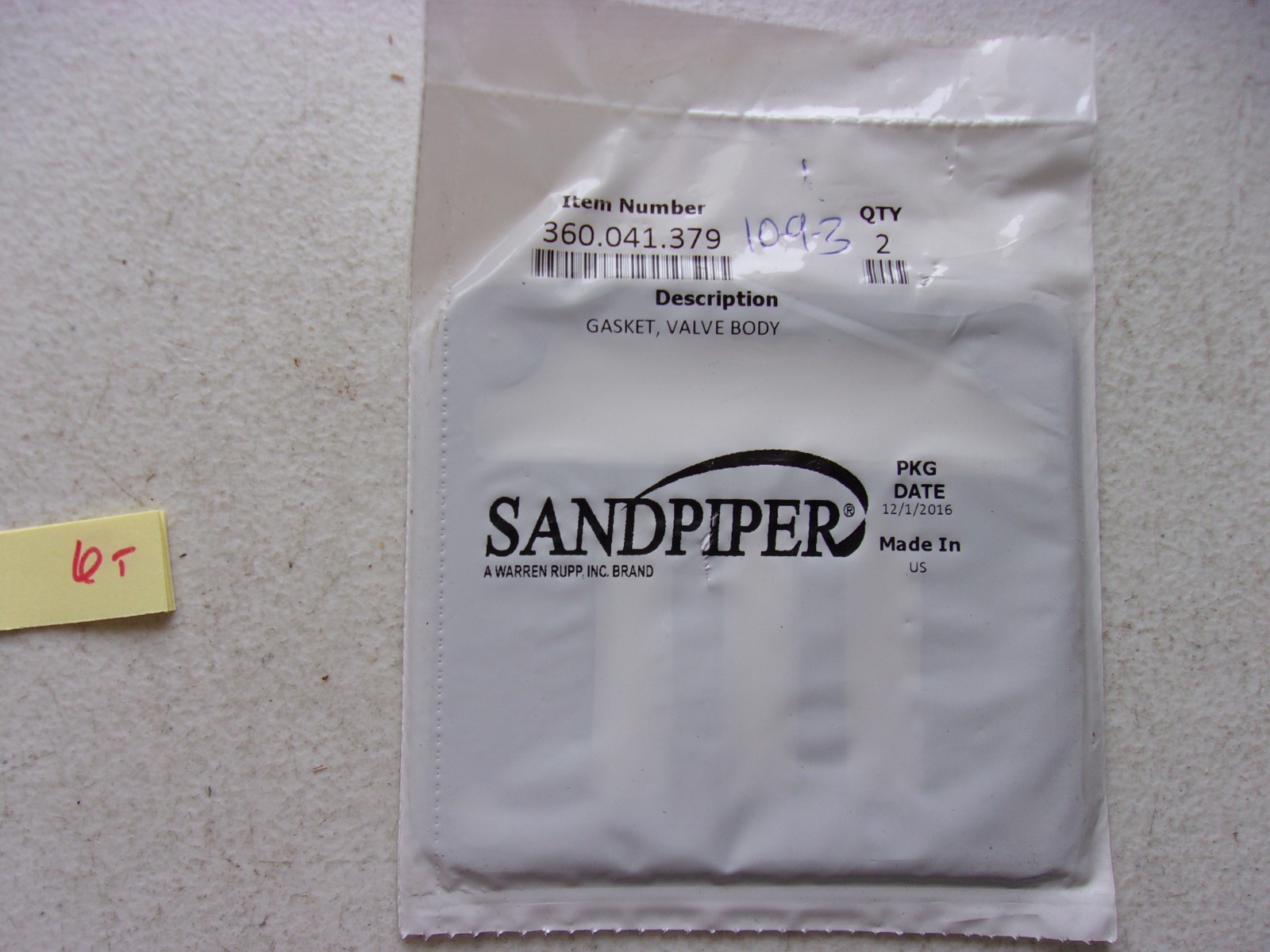LOT OF 2 NEW IN PKG SANDPIPER VALVE BODY GASKET 360.041.379 (324)