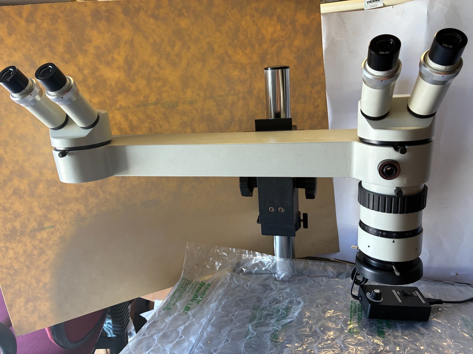 Motic discussion training dual head Stereo zoom microscope w/10x eyepieces
