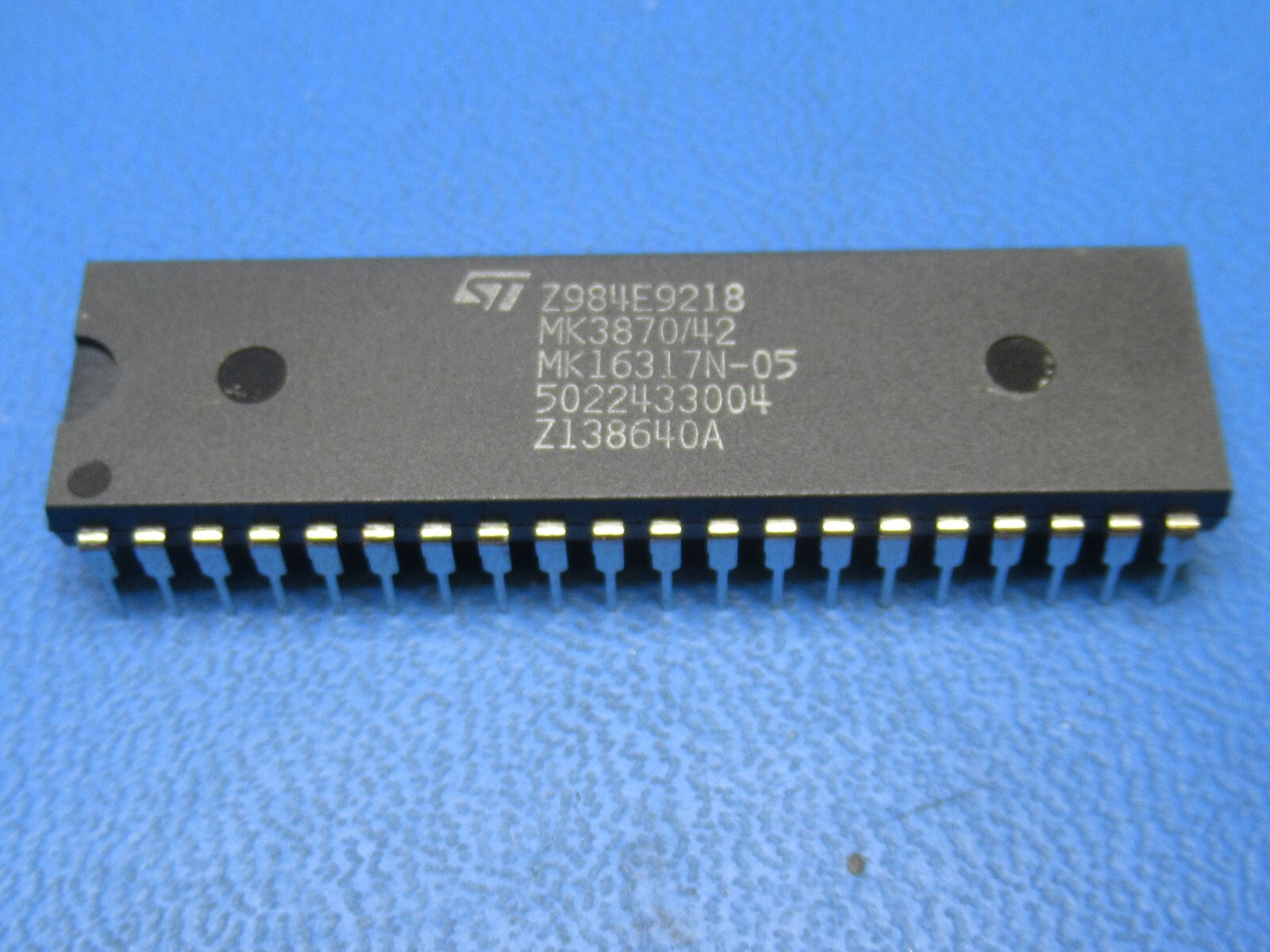 (1) ST MICRO MK3870/42 12 BIT 64 BYTES RAM MICROCOMPUTER 40 PIN PDIP MK3870 NEW