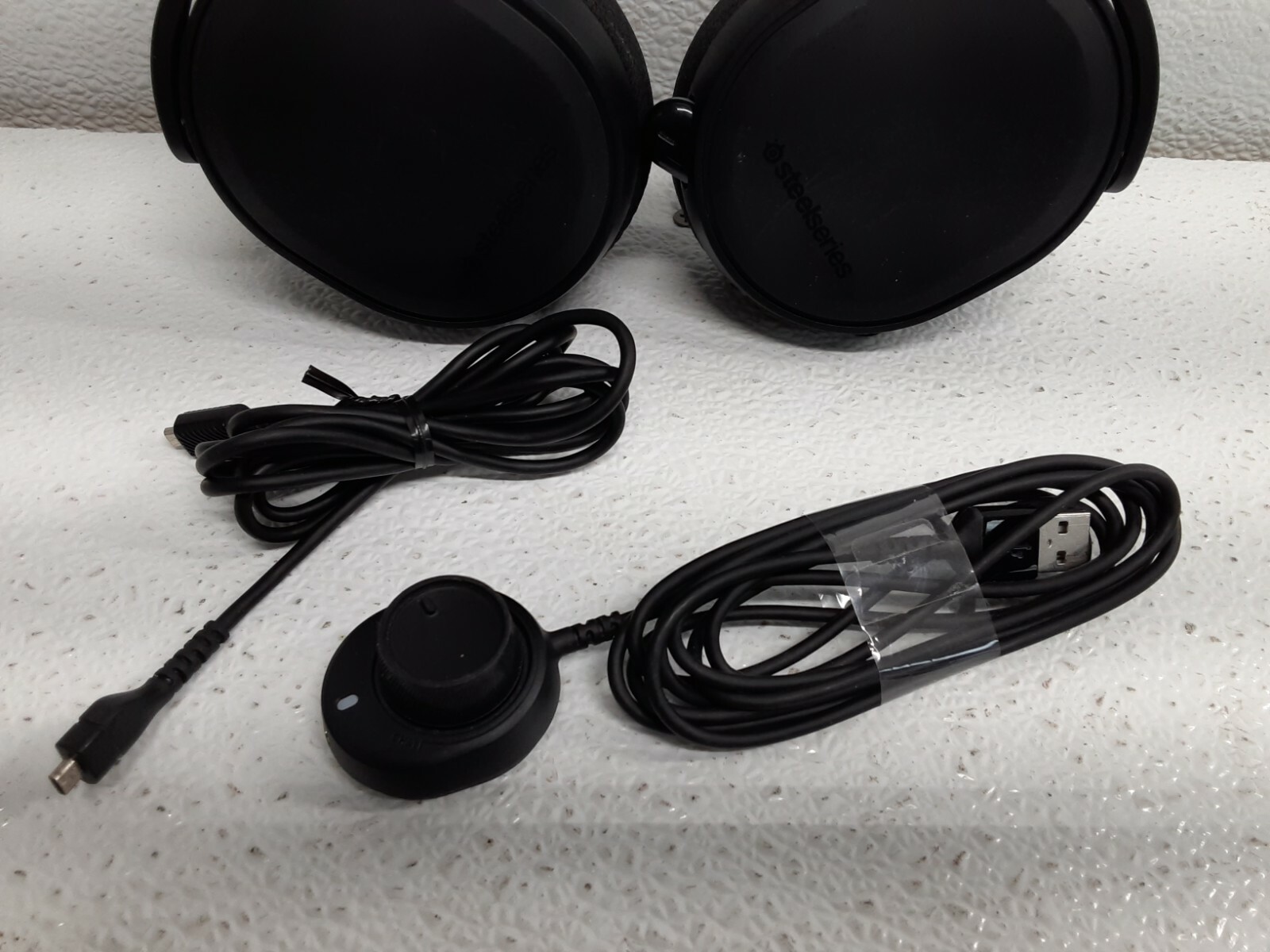 SteelSeries gaming headset Arctis 5 Black