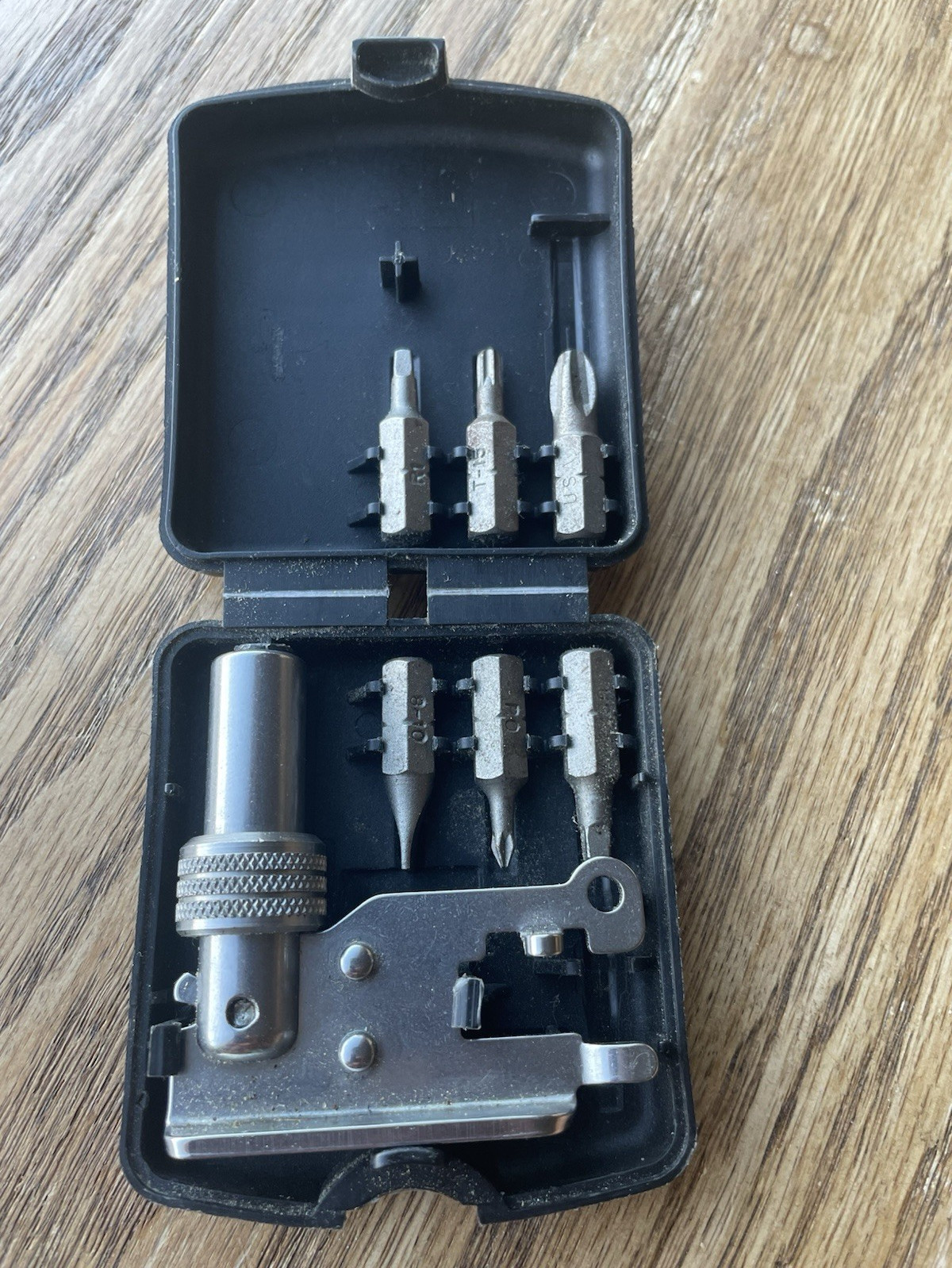 Leatherman Tool Adapter 8-Piece Bit Driver Set w/ Case 1/4 in (MPN 629S)