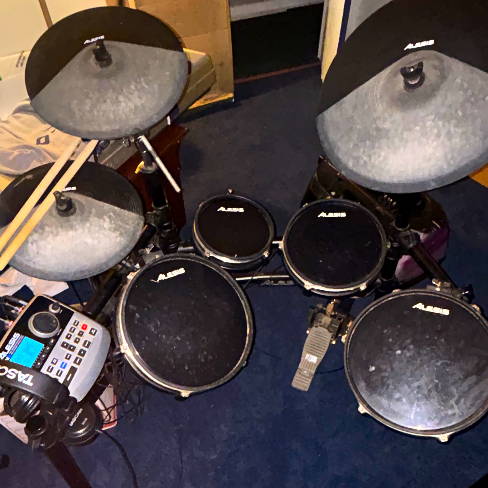 Alesis Turbo Electronic Drum Kit w/ Drum Module, 7 Pads, Kick Pedal & Sticks