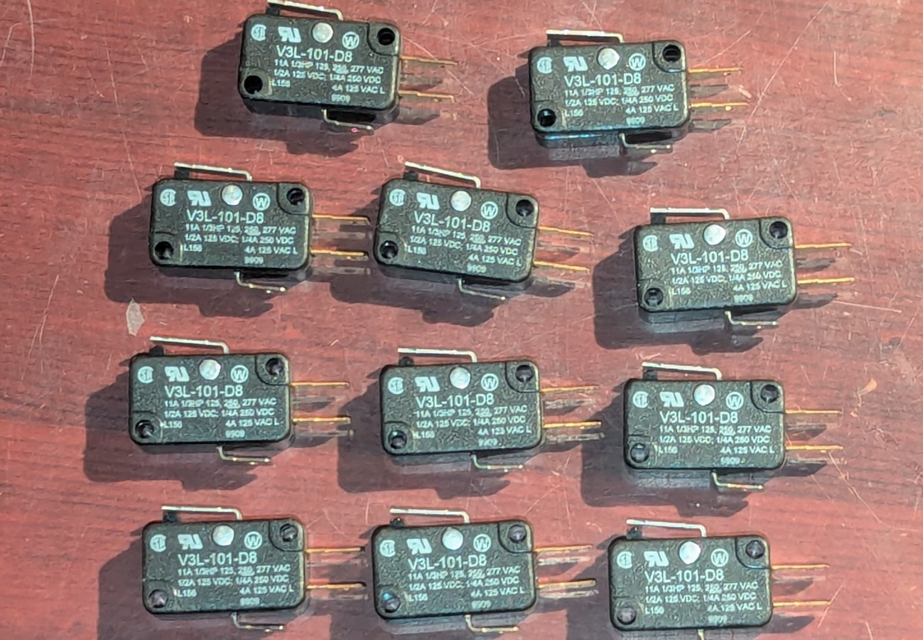 Lot of (11) Honeywell Microswitch V3L-101-D8 Snap Switches NOS