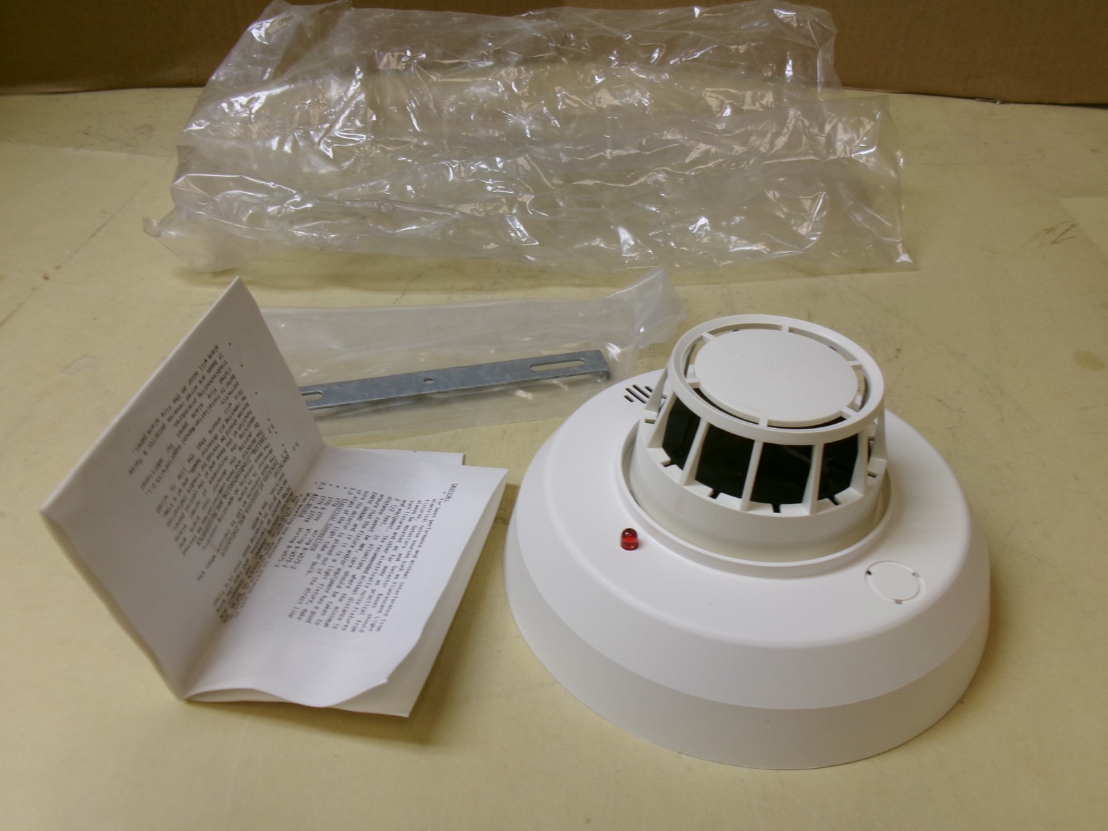 Underwriters Lab S1195   Detector Base With Gamewell D9 Heat Detector Head