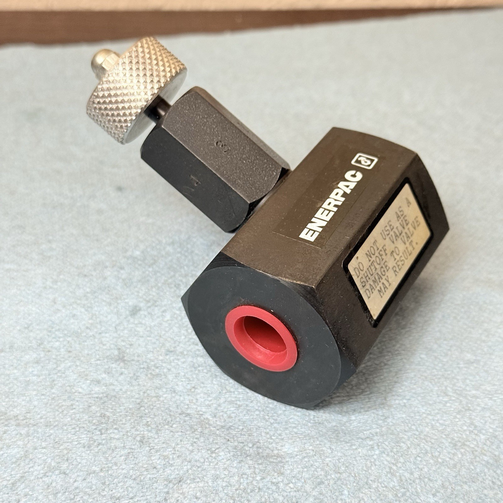 Enerpac V8F Oil Port Fine Metering 3/8” Needle Valve 10,000psi 03596C
