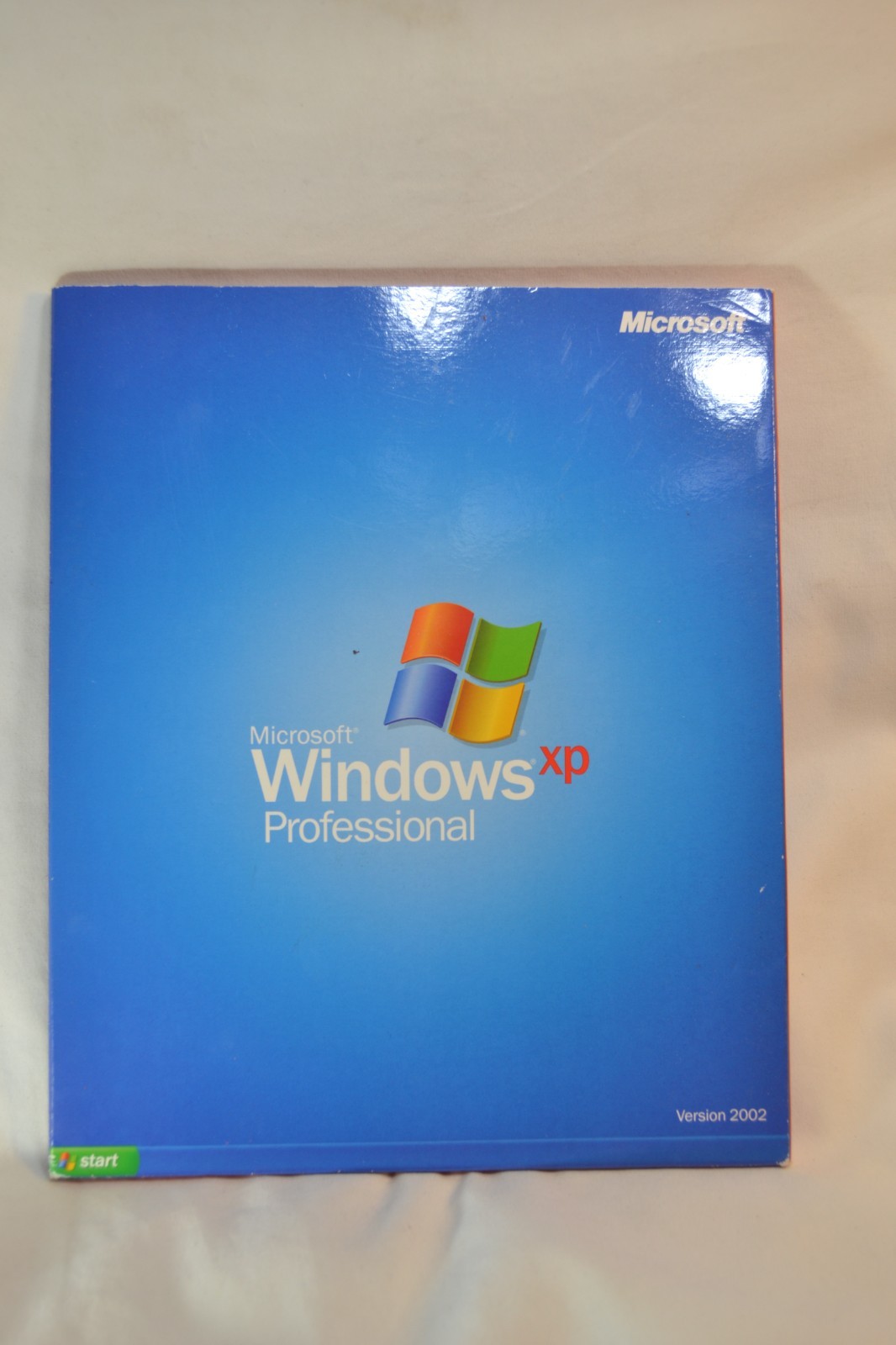 Microsoft Windows XP Professional Upgrade Version 2002 SP2  w/ Product Key