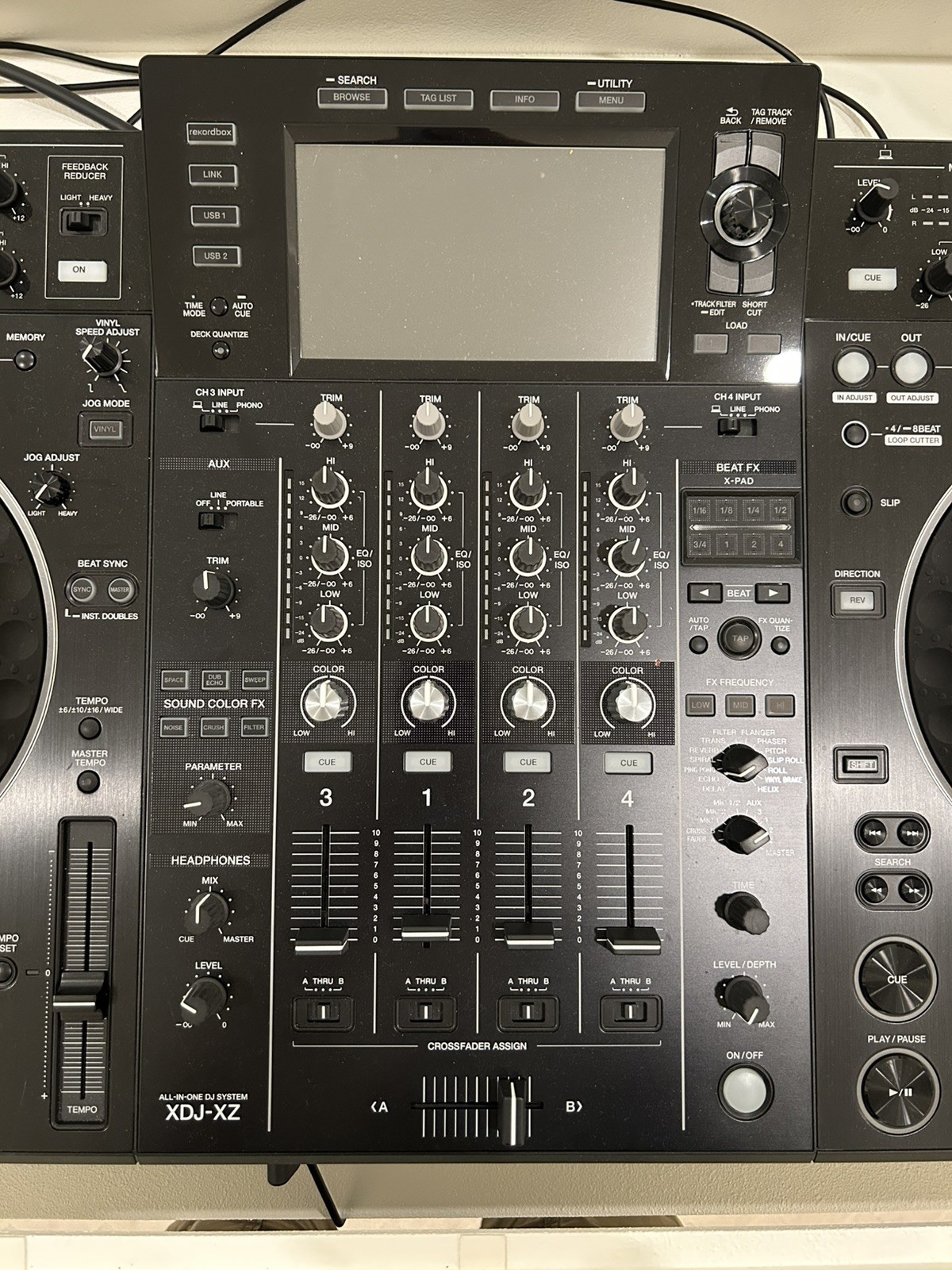 Pioneer DJ XDJ-XZ 4-Channel Professional All-in-One DJ System Black