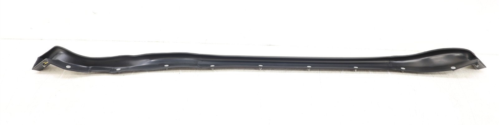 NEW OEM GM Hood Front Weatherstrip Seal 94550173 Chevrolet Trax 2015-2022