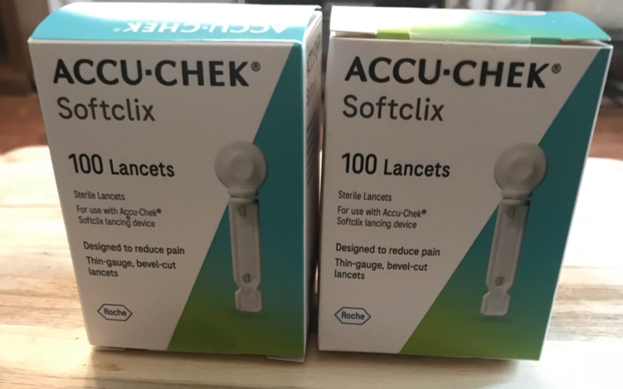 2 Lot Accu-Chek Softclix Lancets Diabetic Blood Glucose Testing 2  of 100 (200)