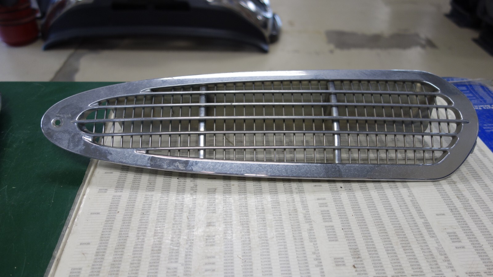 Freightliner Left Driver Hood Side Vent 17-14809-004