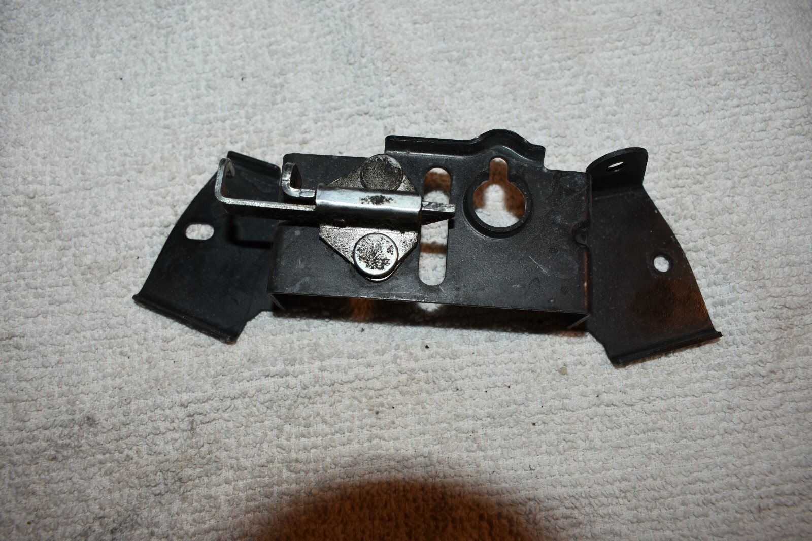 2010 Yamaha VStar XVS Seat Mount Latch Bracket  H1