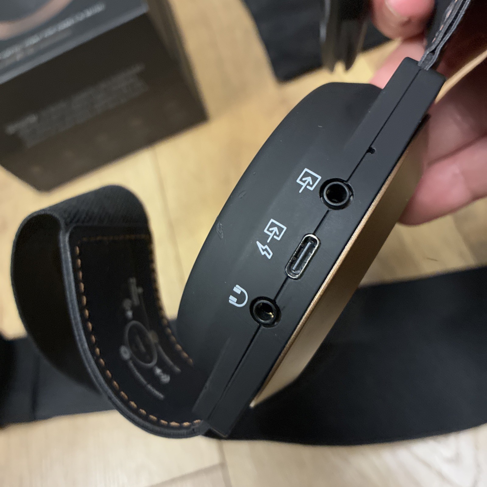 Woojer Strap EDGE Haptic Strap for Games & Music TESTED Read