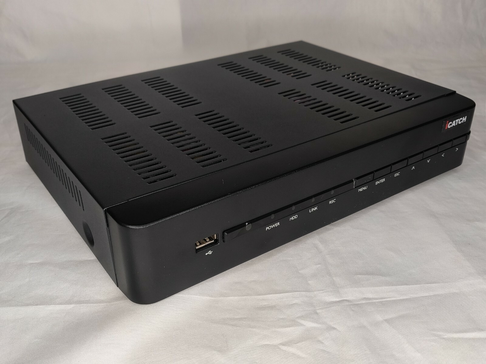 8 Channels H.265+ 4K UHD Hybrid Security HD-TVI/CVI/AHD/960H/IP/P2P/Audio/Cloud