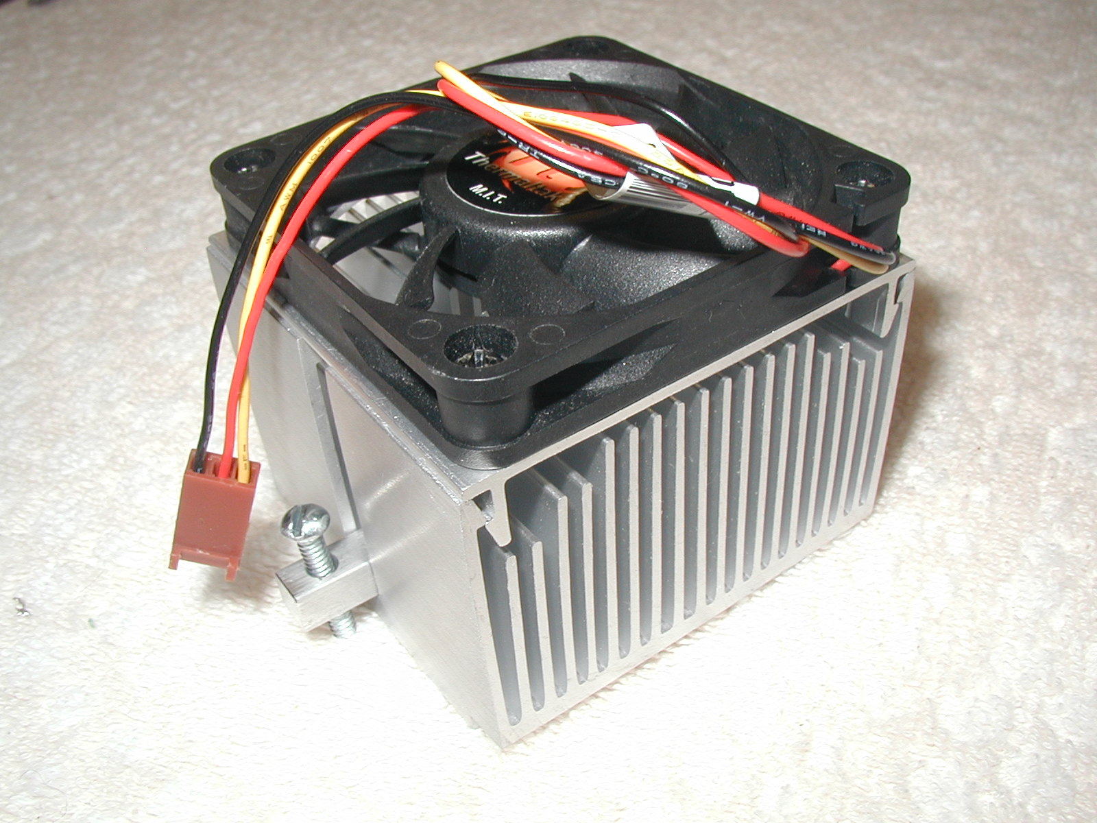 CPU Heatsink with 12 Volt Fan