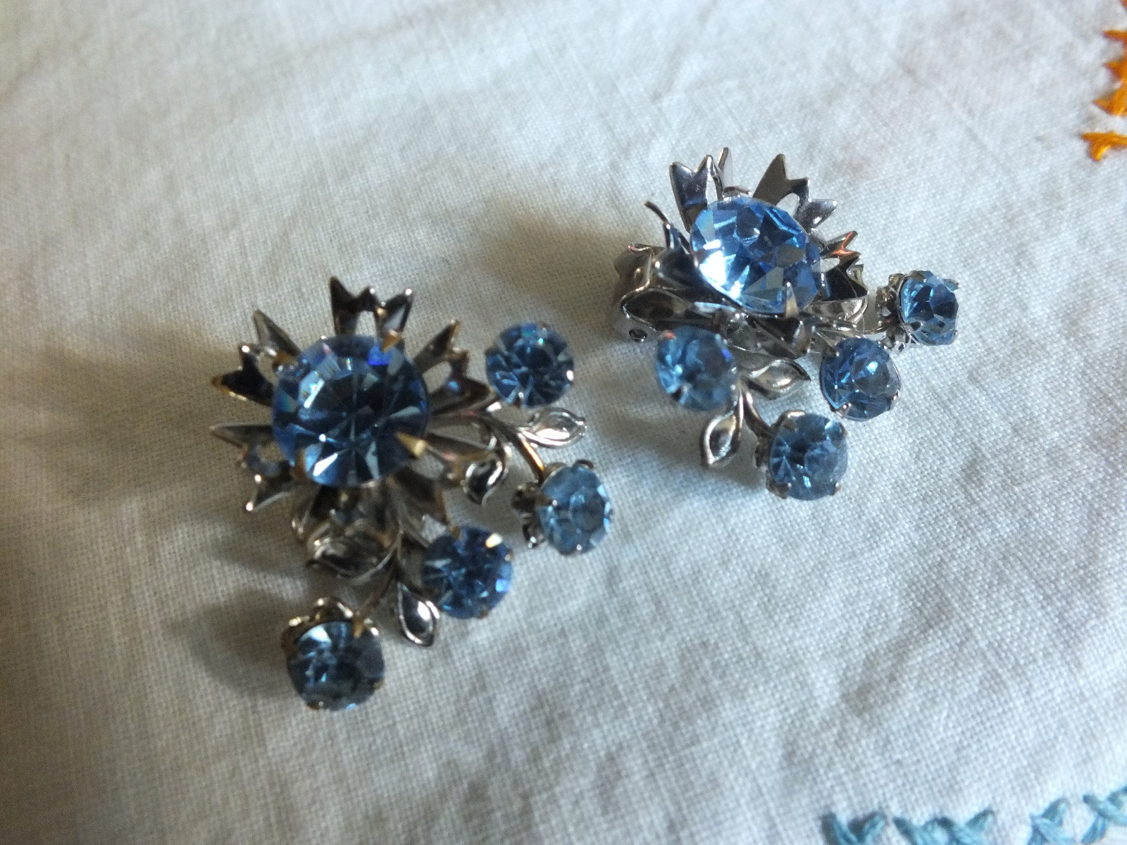 Beautiful Clip Earrings Silver Tone Blue Prong Set Rhinestones 1 1/8" Long NICE
