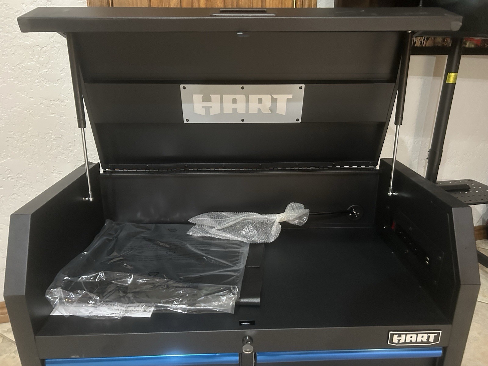 New Open Box HART 26-Inch 6-Drawer Tool Chest Top