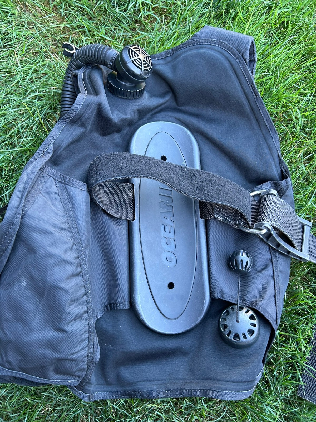 Women’s Oceanic ISLA Scuba BCD – Size: Small
