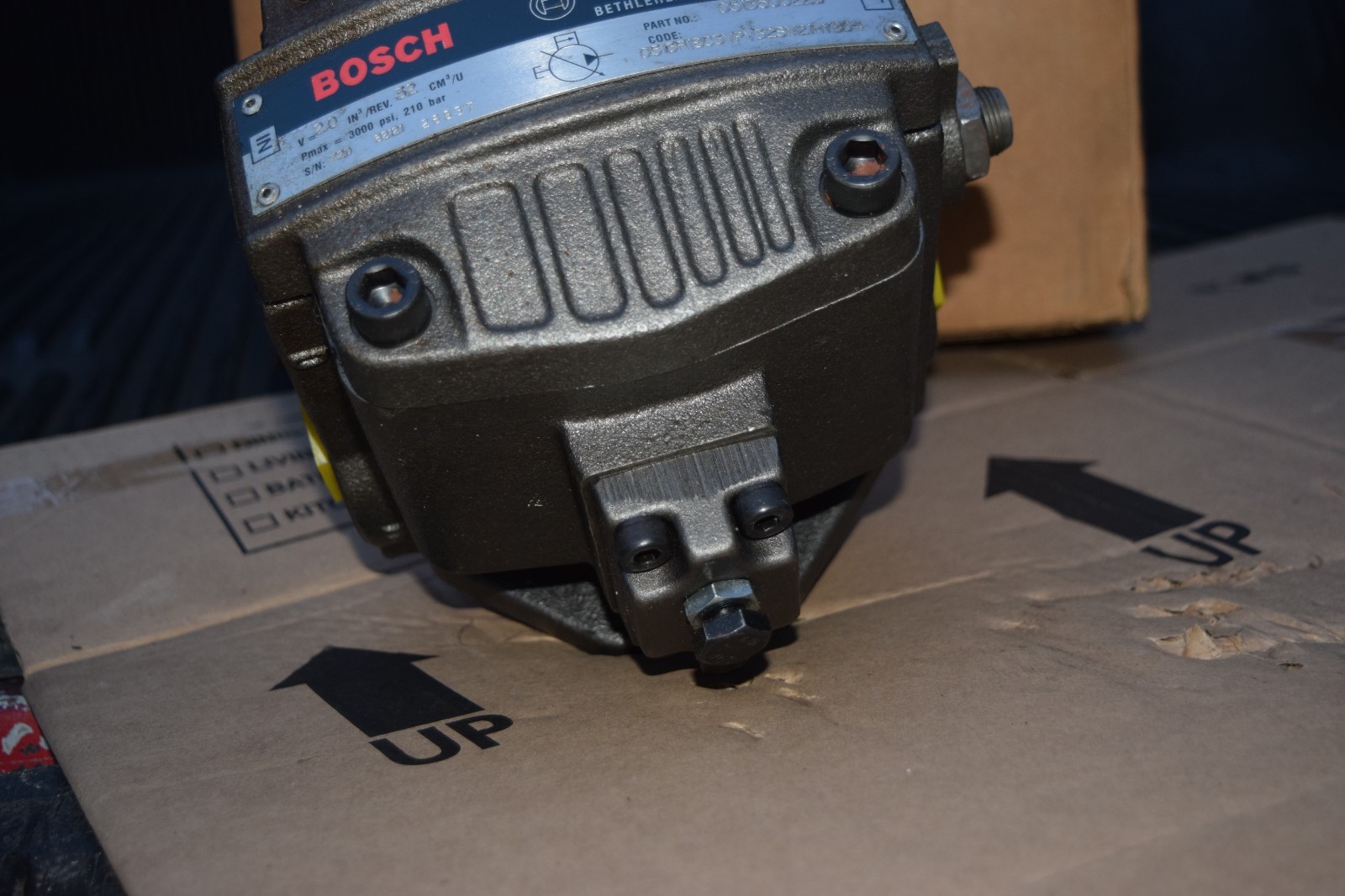 BOSCH 0513500220 Vane Pump