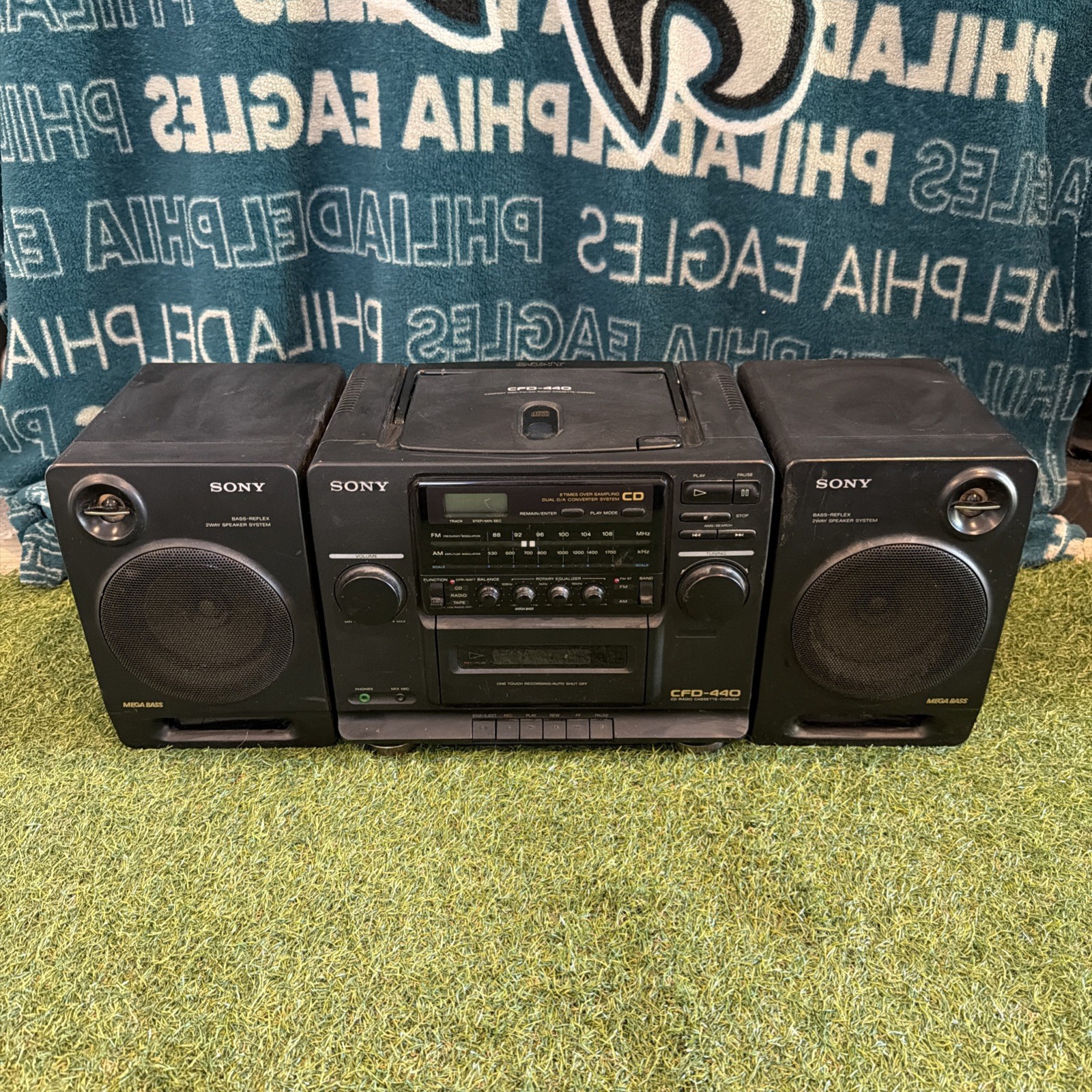 Sony CFD-440 Boombox Mega Bass AM/FM CD Cassette Player w/ Detachable Speakers