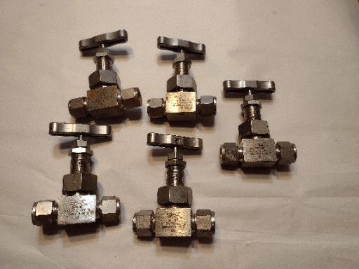 NOS  LOT OF 5 DK-LOK V16W-D-8t-S Blowdown Needle Valve Stainless Steel 6000 PSIG