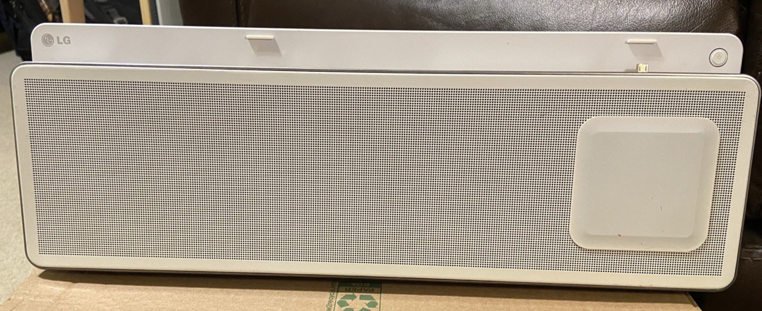 LG ND5520 Dual Dock, Clock/Alarm, FM, Bluetooth Speaker, No Remote