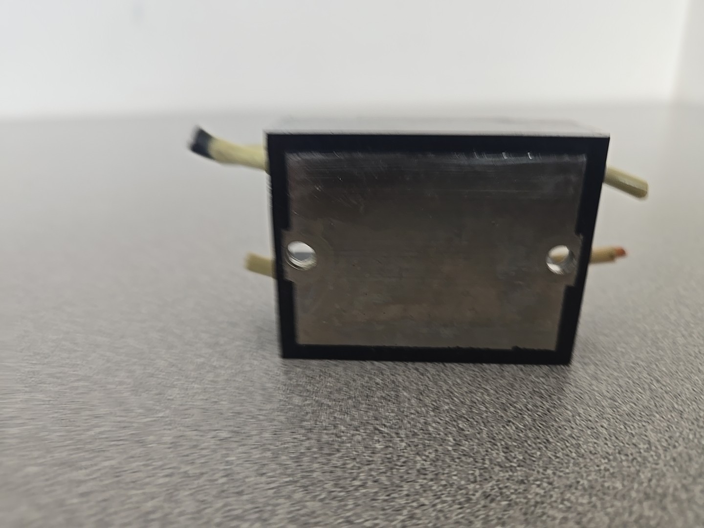 IR Crydom D2W-210AF Solid State Relay, 240VAC Input 3-24 VDC Output 10 AMP