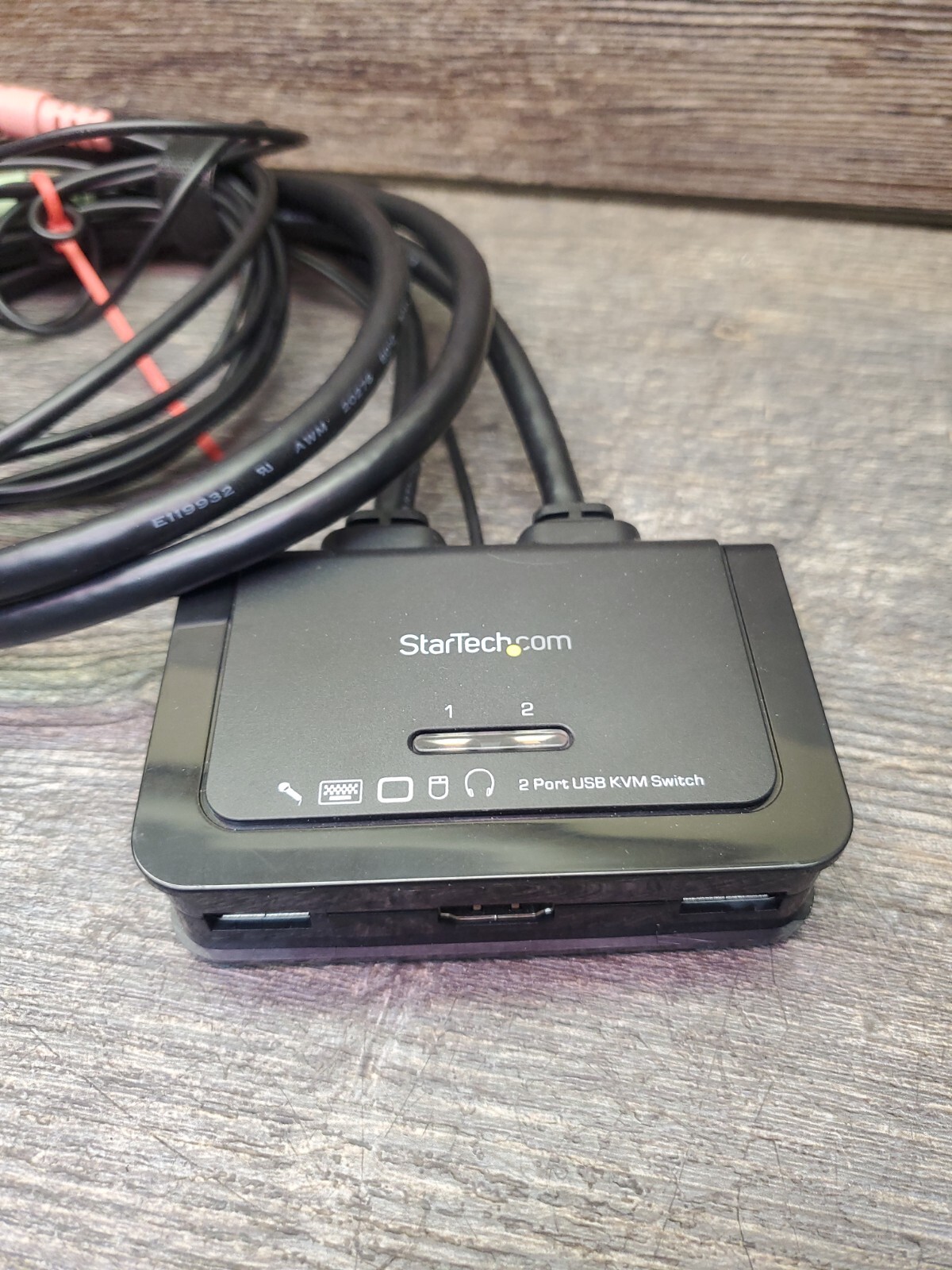 StarTech.com SV211HDUA KVM Switch with Audio and Remote Switch – USB Powered
