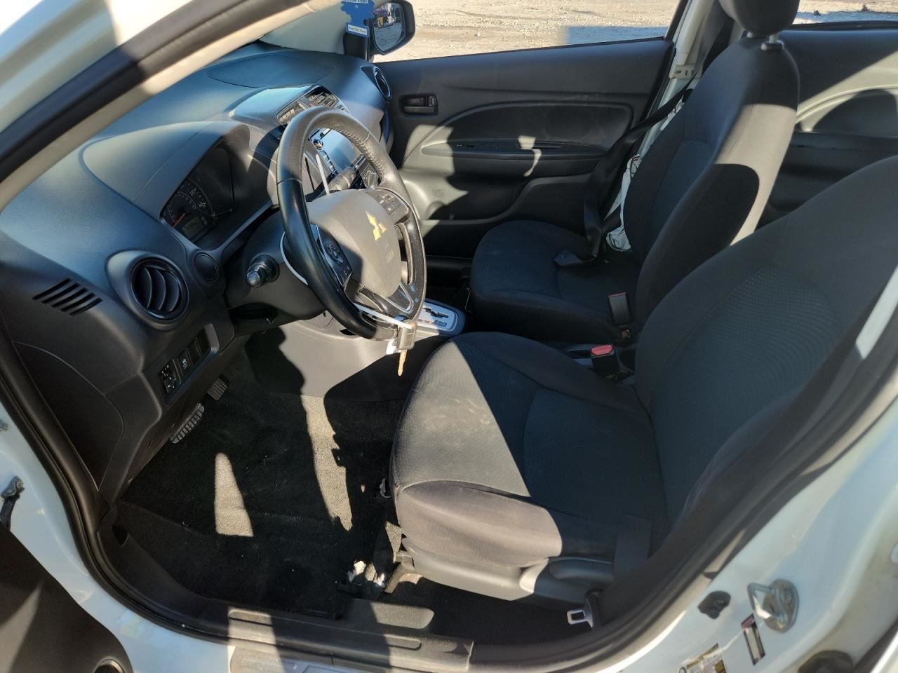 MIRAGE 2018 Glove Box 4998983